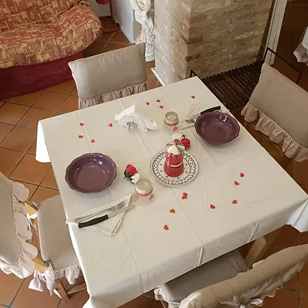 Il Nido Del Poeta アパート レカナーティ